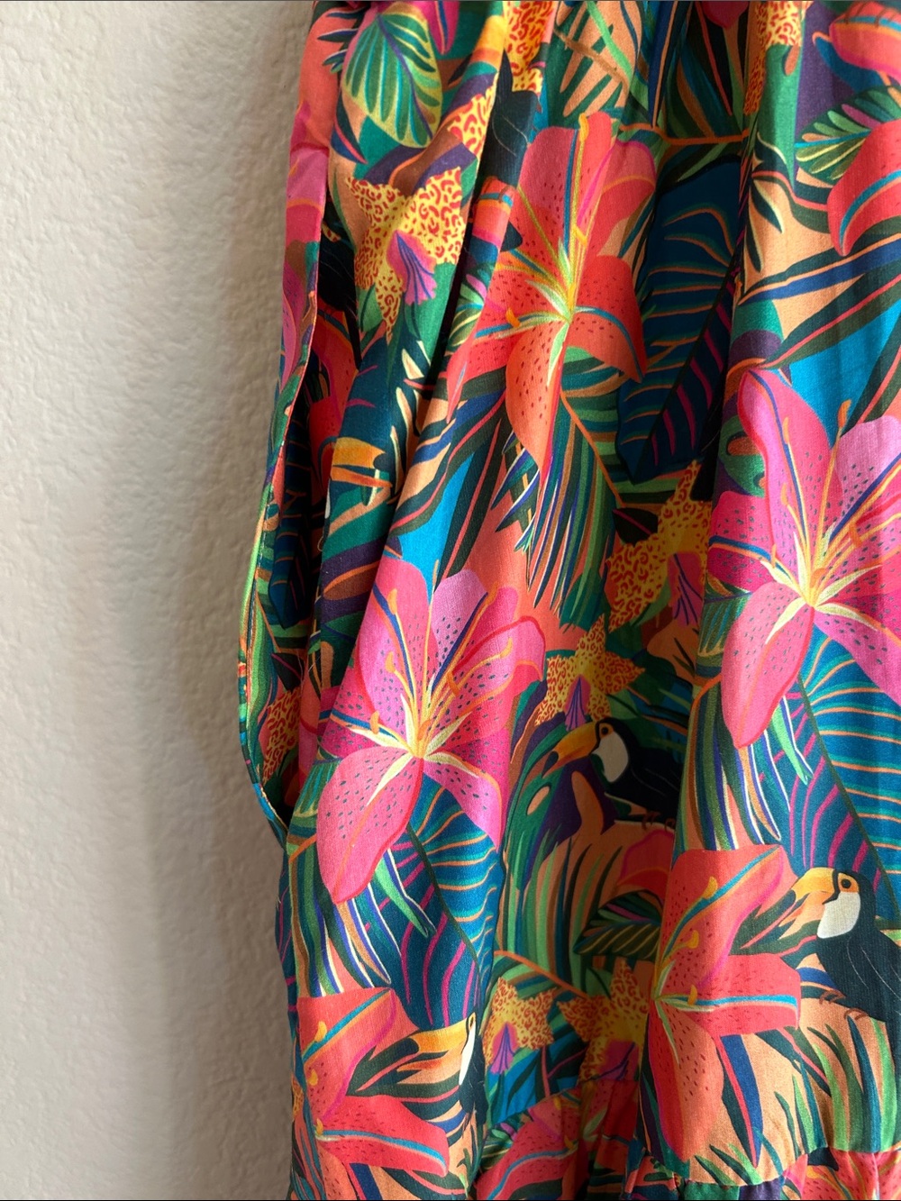 Anthropologie farm rio cover up- midi dressMulticolor Beaded Tropical Print 
S - Picture 6 of 8